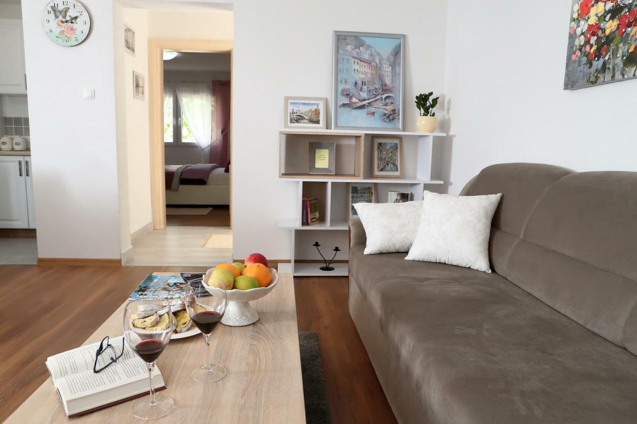 Apartman Sofia Otocac Exterior photo