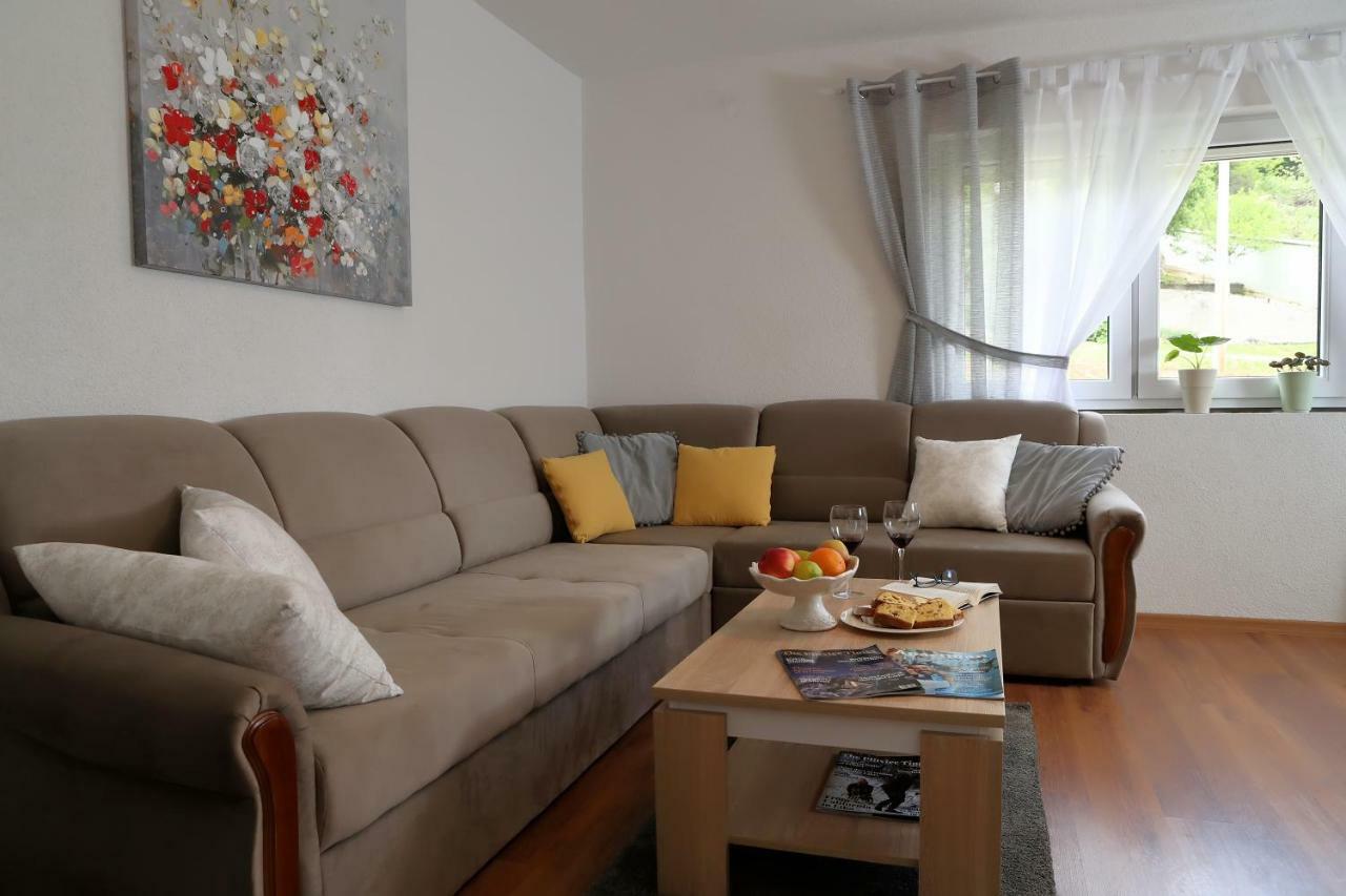 Apartman Sofia Otocac Exterior photo